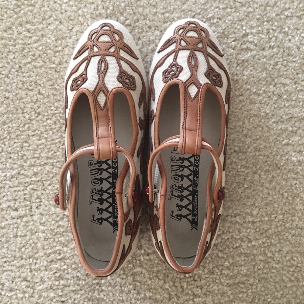 F-Troupe Applique T-Strap Flat Shoes
